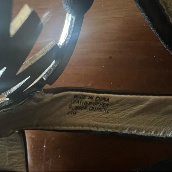 Michael Kors Platform Sandal 8.5 - Picture 4 of 6